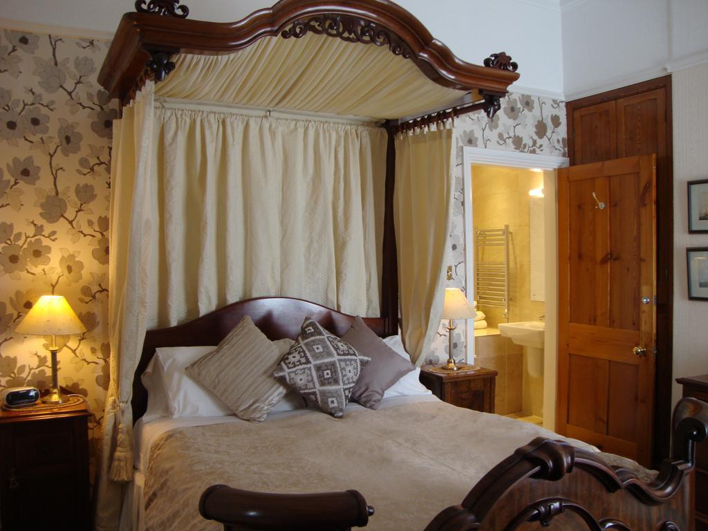 Ascot House Hotel York Room photo