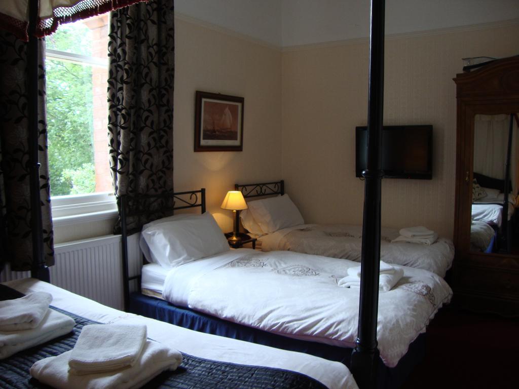 Ascot House Hotel York Room photo