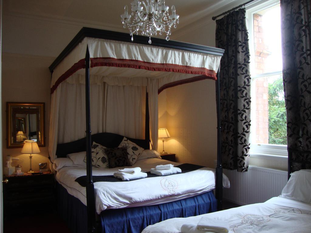 Ascot House Hotel York Room photo